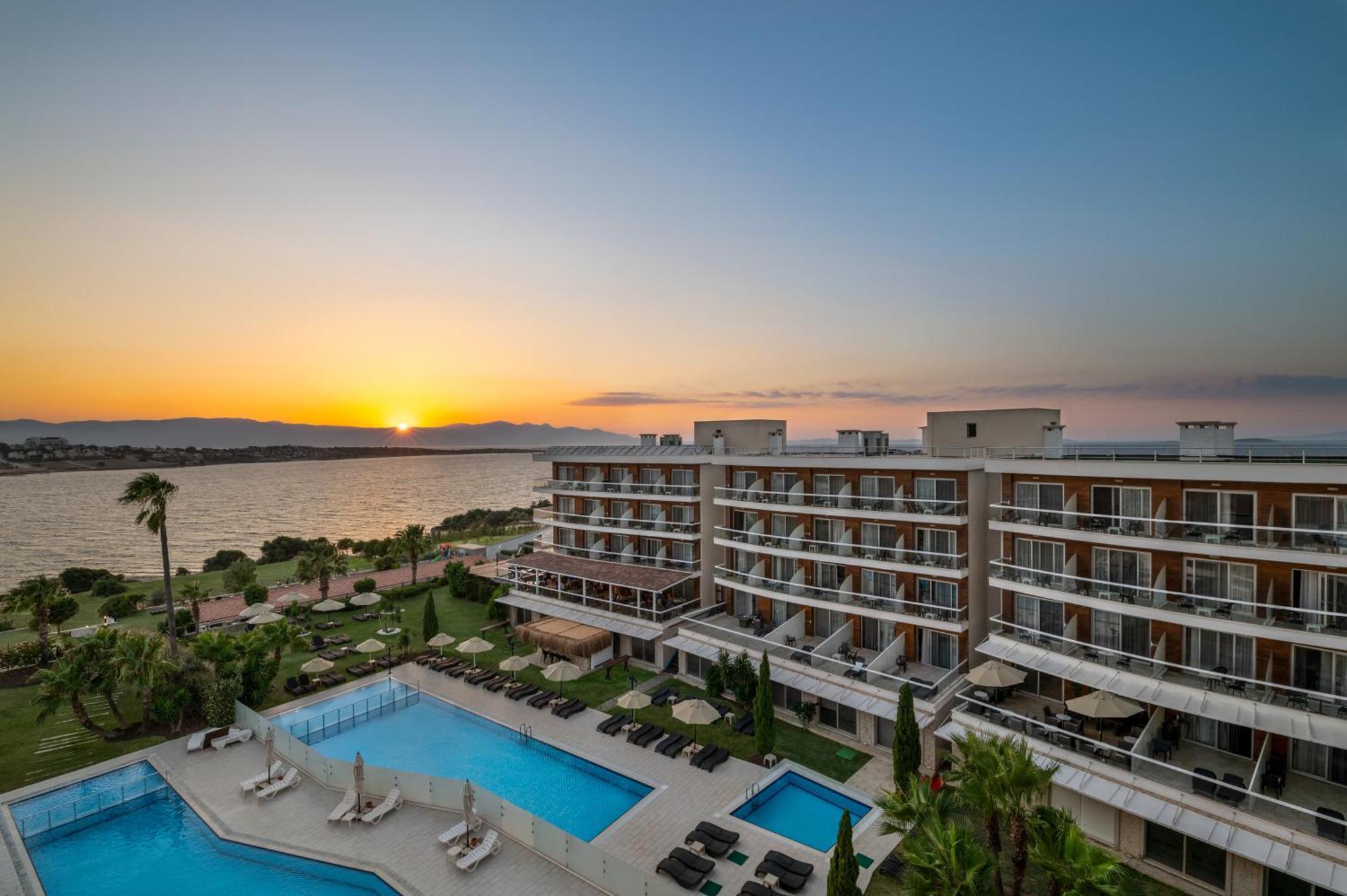 La Quinta By Wyndham Cesme Hotel İzmir Exterior photo