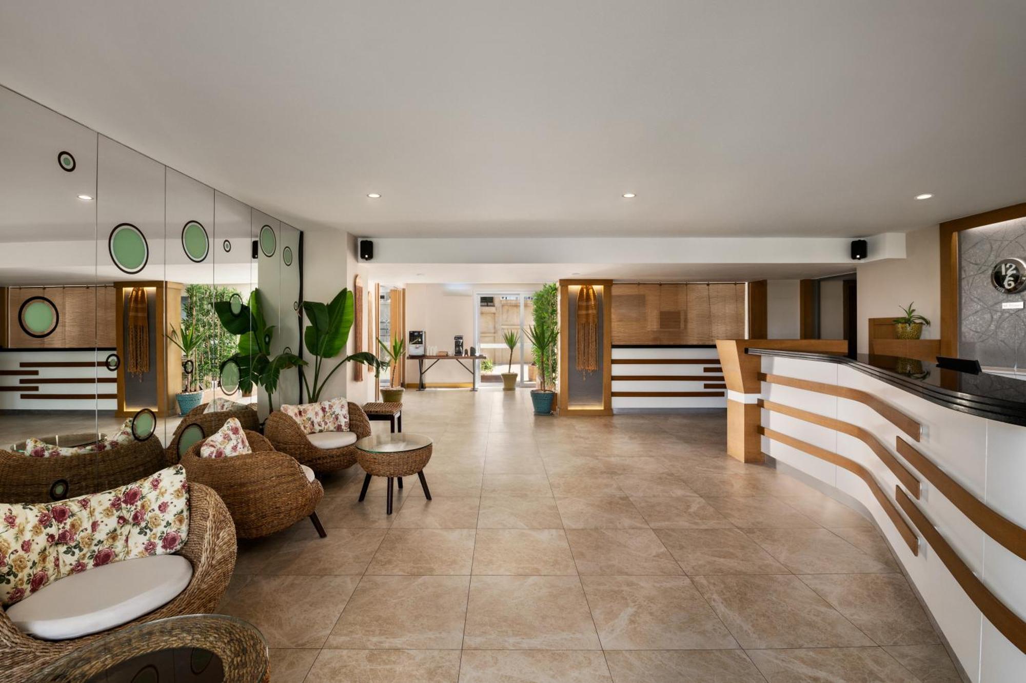 La Quinta By Wyndham Cesme Hotel İzmir Exterior photo