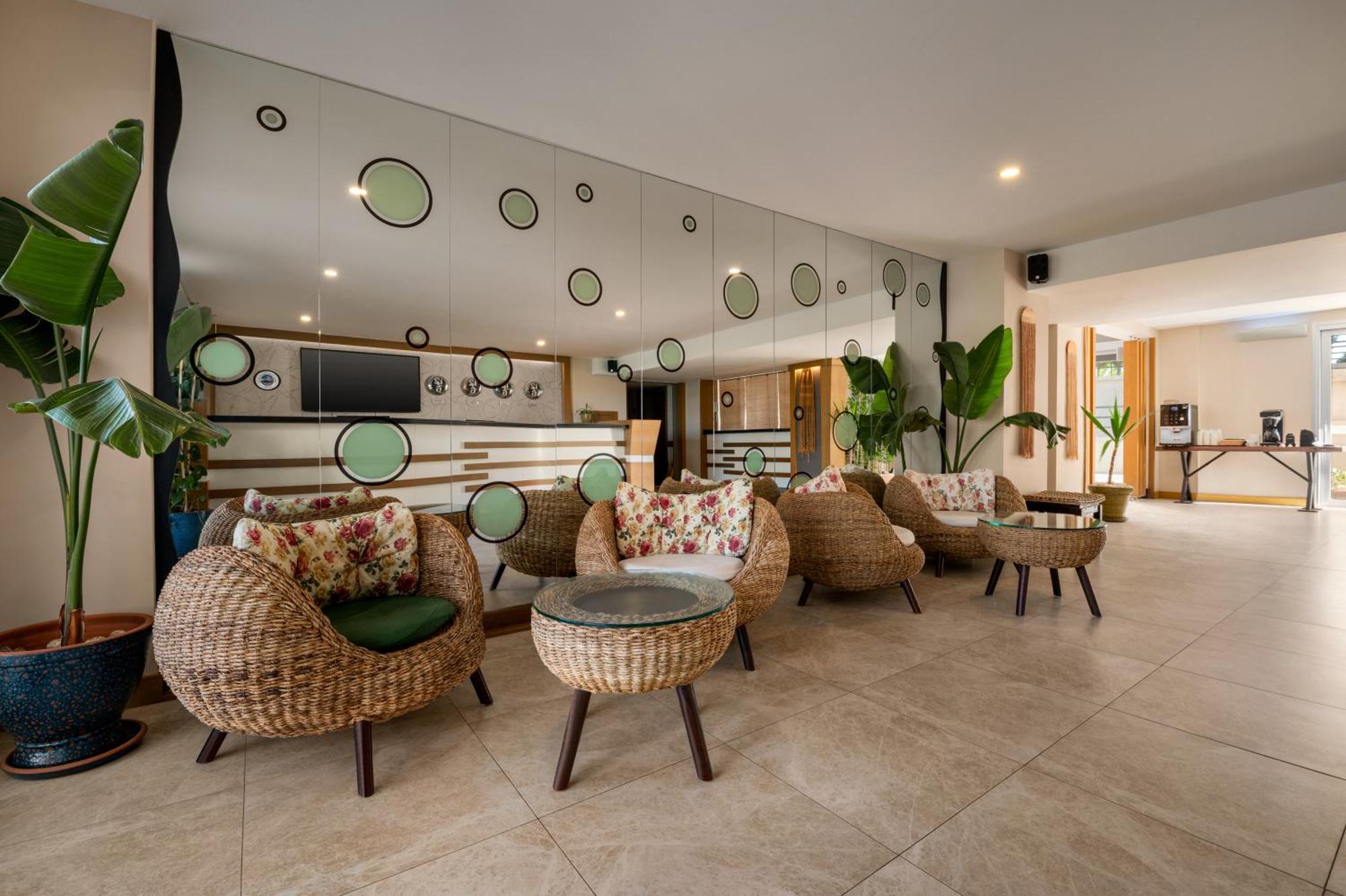 La Quinta By Wyndham Cesme Hotel İzmir Exterior photo