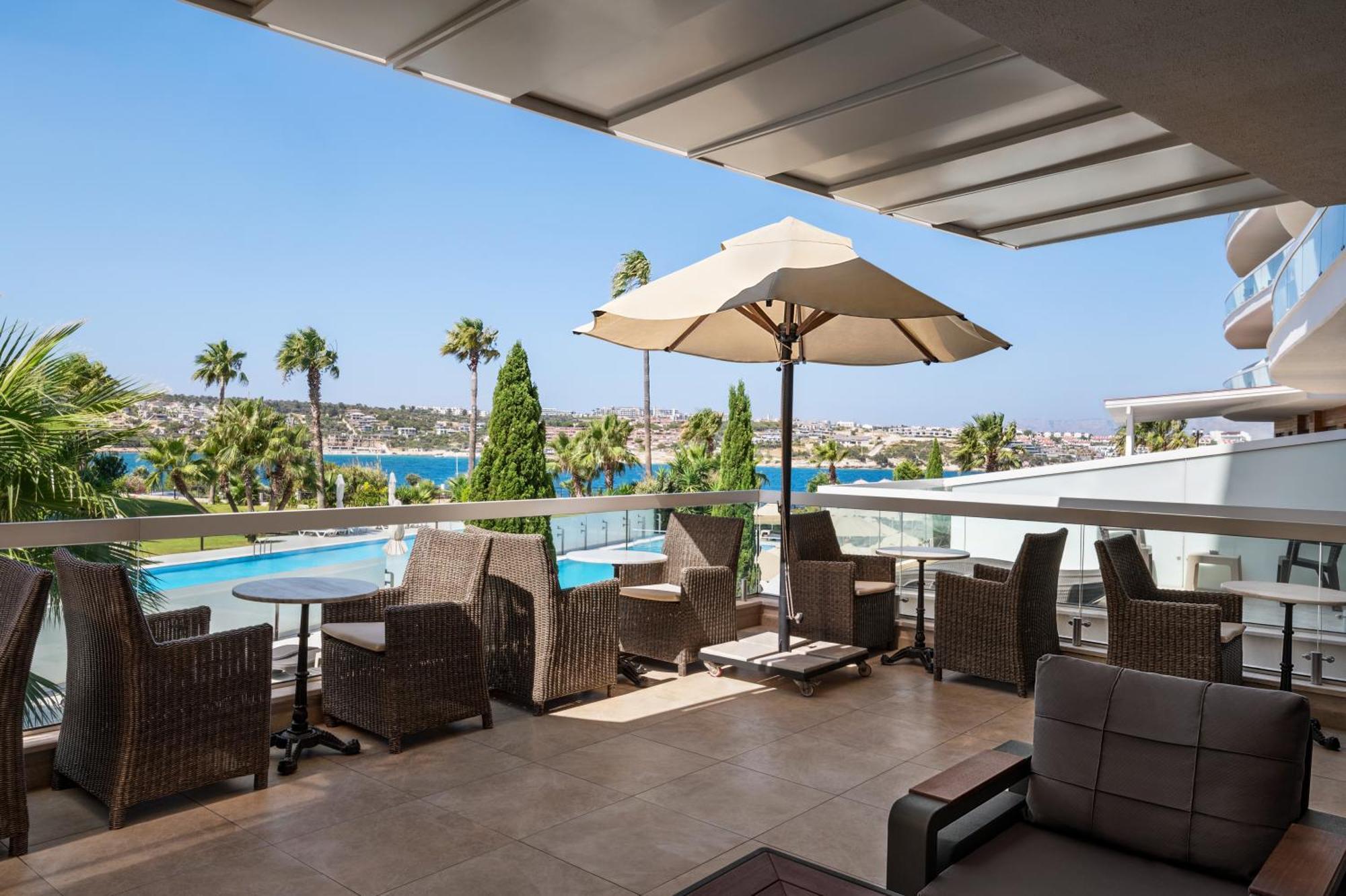 La Quinta By Wyndham Cesme Hotel İzmir Exterior photo