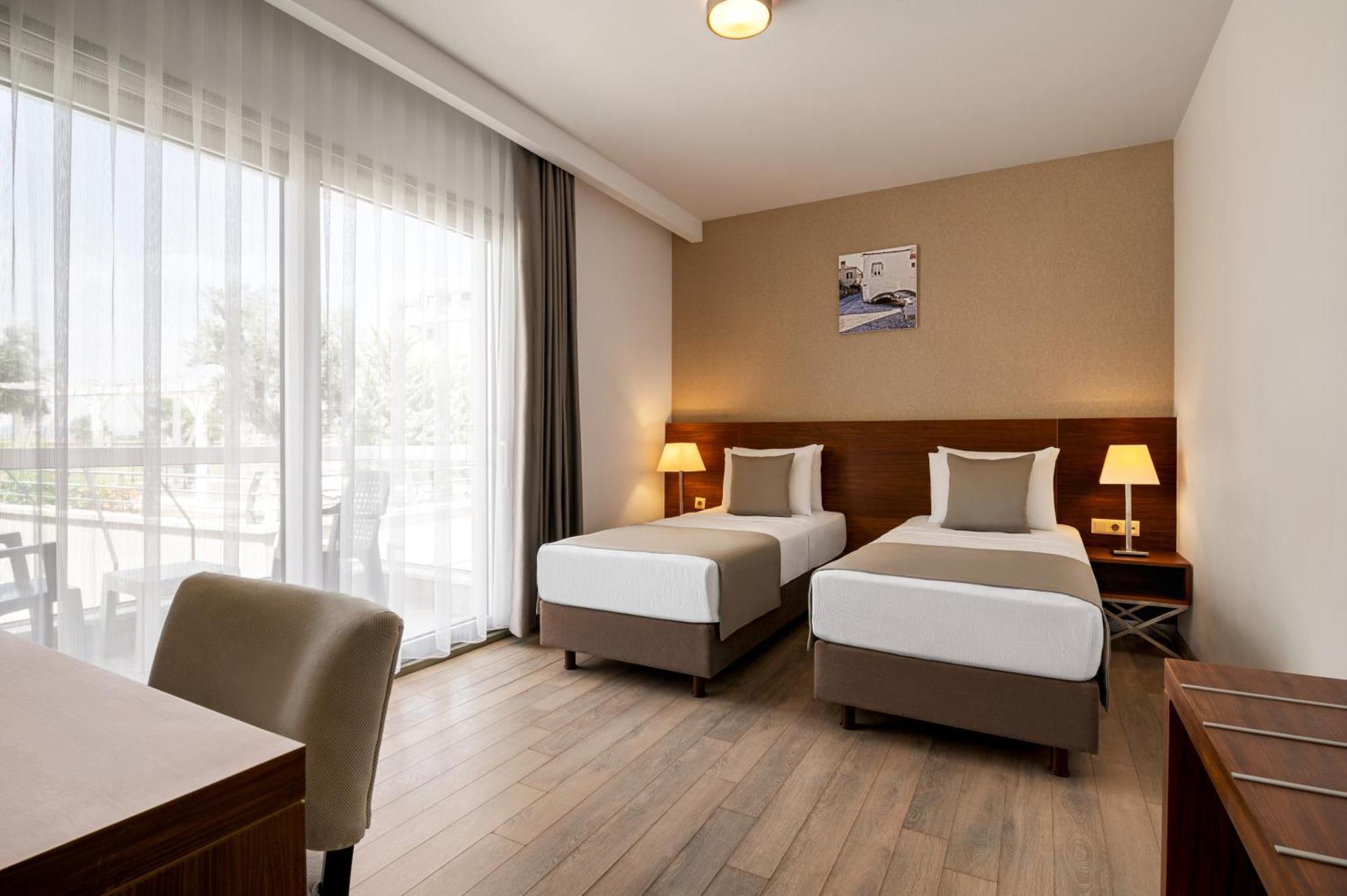 La Quinta By Wyndham Cesme Hotel İzmir Exterior photo