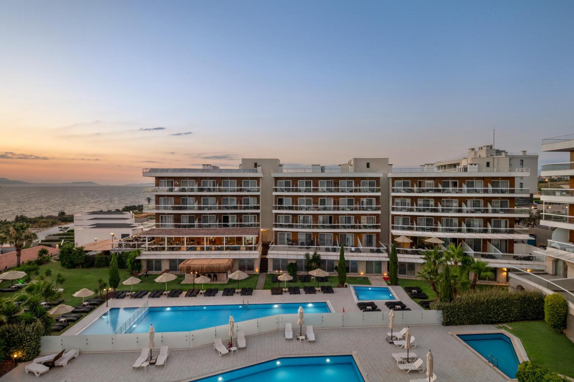 La Quinta By Wyndham Cesme Hotel İzmir Exterior photo