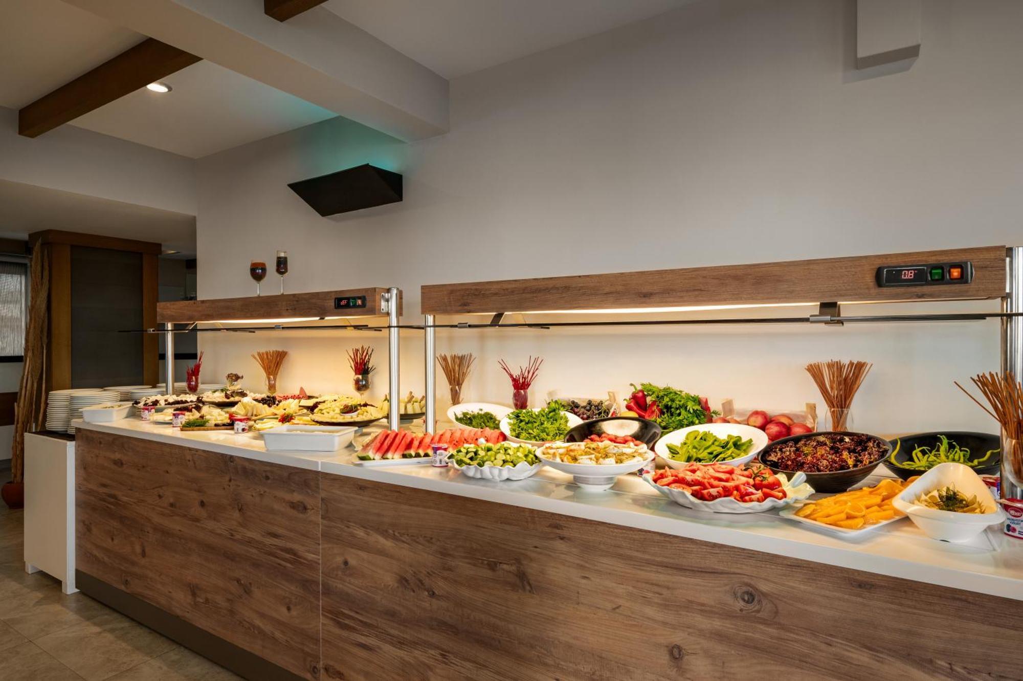 La Quinta By Wyndham Cesme Hotel İzmir Exterior photo