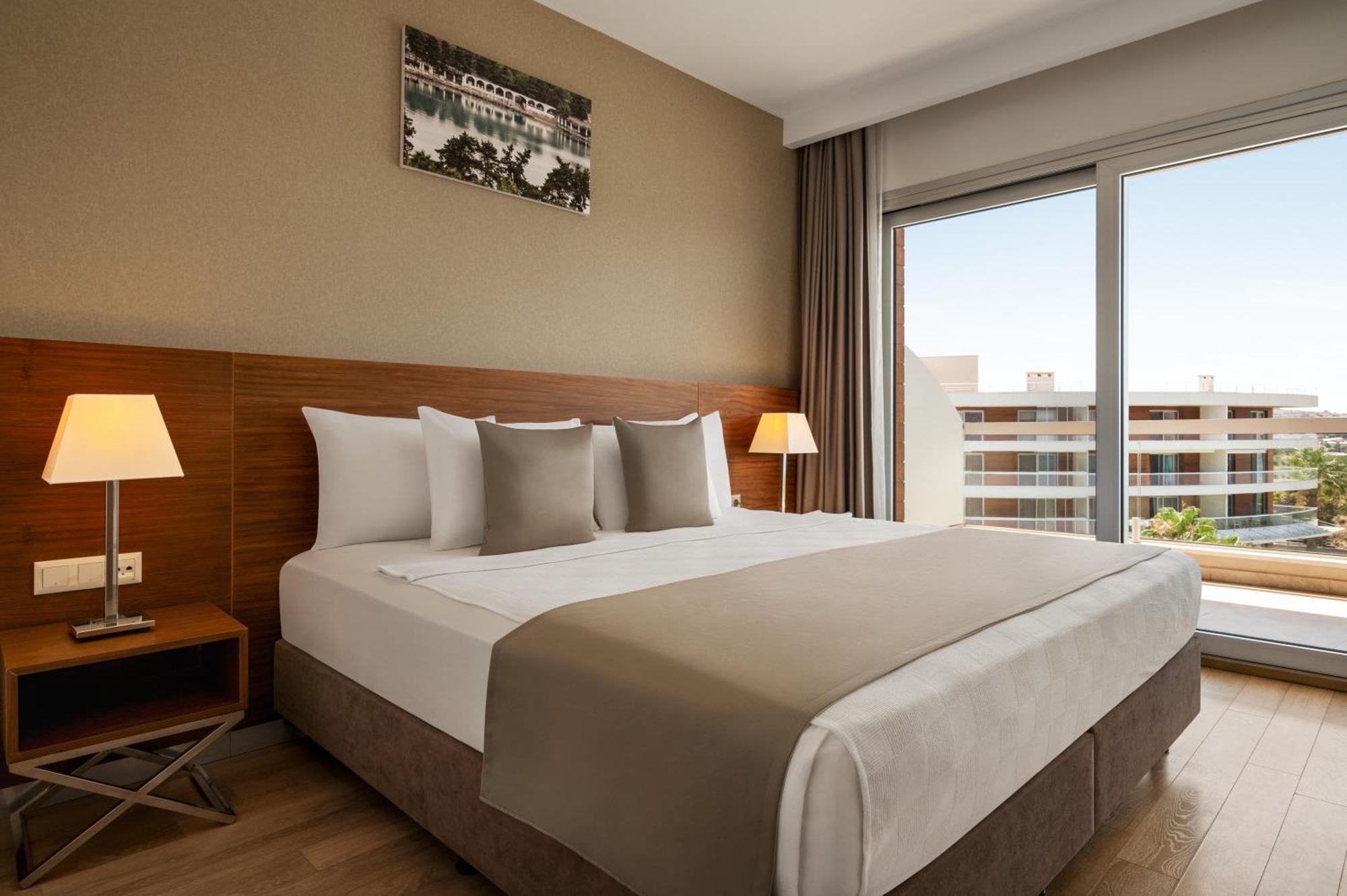 La Quinta By Wyndham Cesme Hotel İzmir Exterior photo