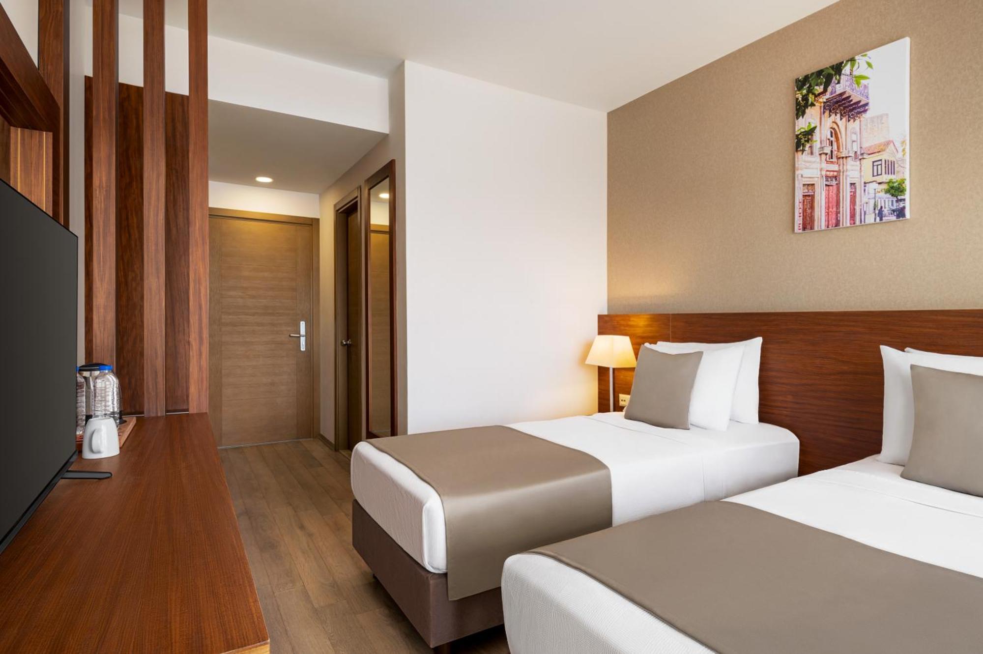 La Quinta By Wyndham Cesme Hotel İzmir Exterior photo